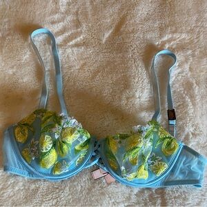 Never used beautiful unlined lemon Victoria secret bra